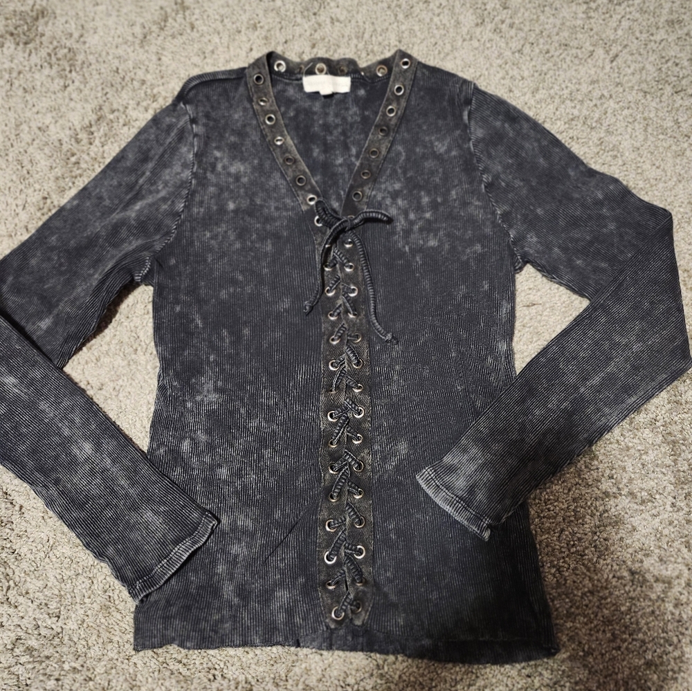 RIBBED EYELET LACE UP TOP